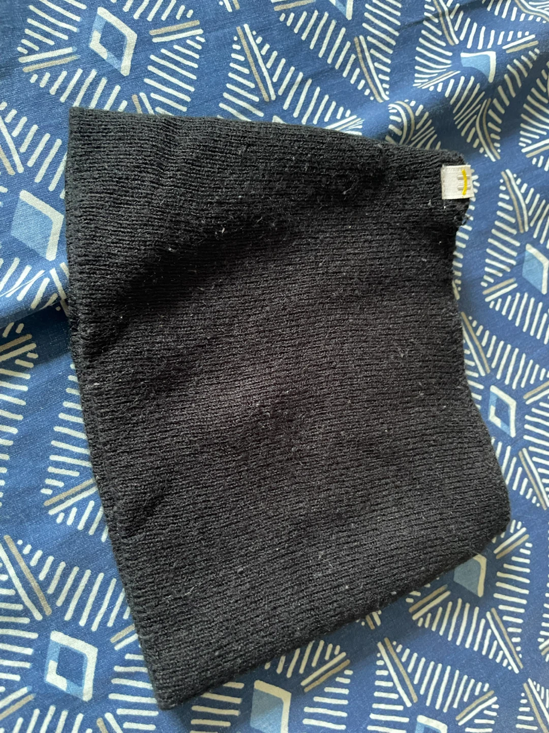 Blue Winter Gloves and Black Neck Warmer - photo 4