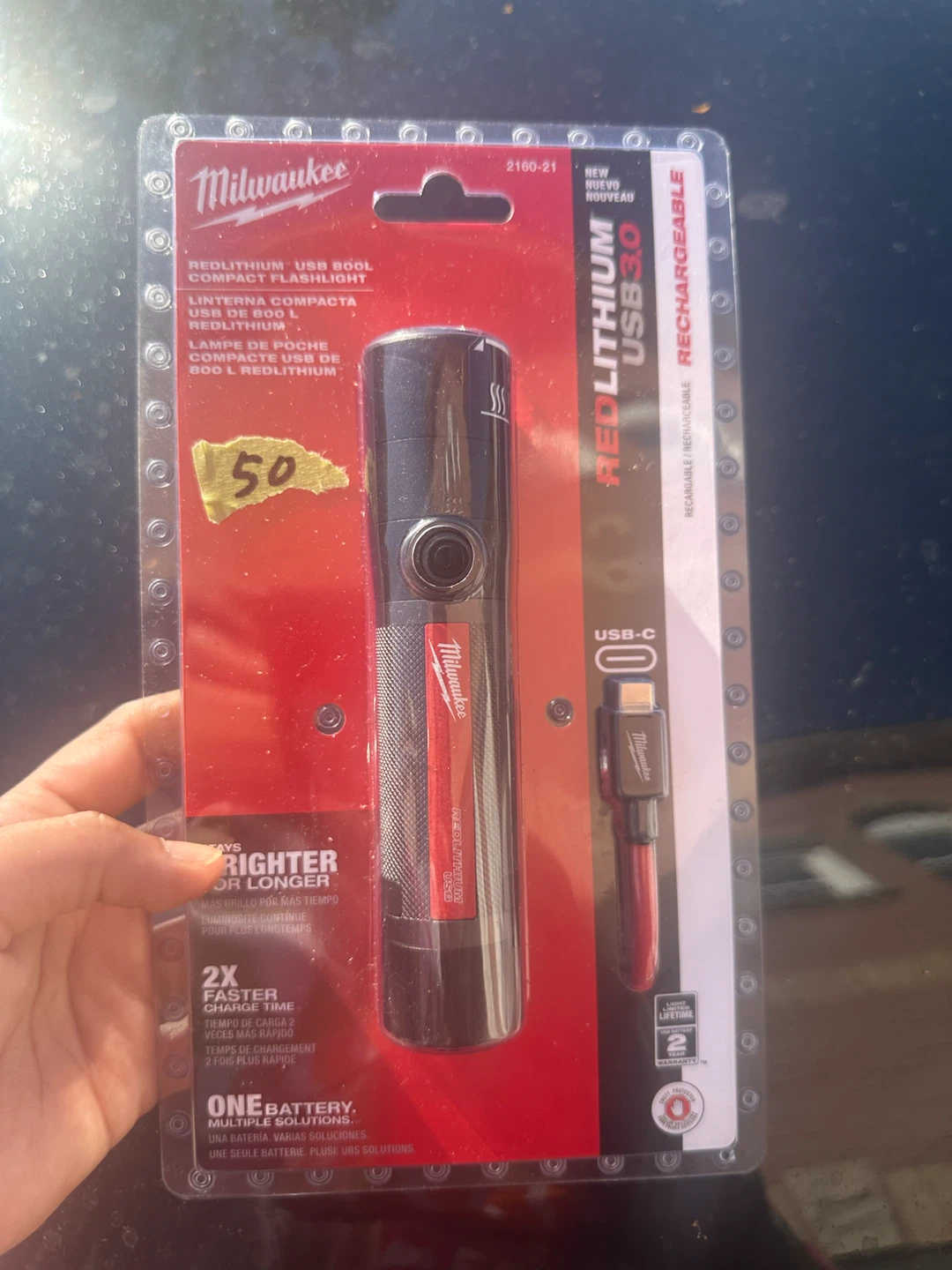 Milwaukee REDLITHIUM USB Rechargeable Compact Flashlight