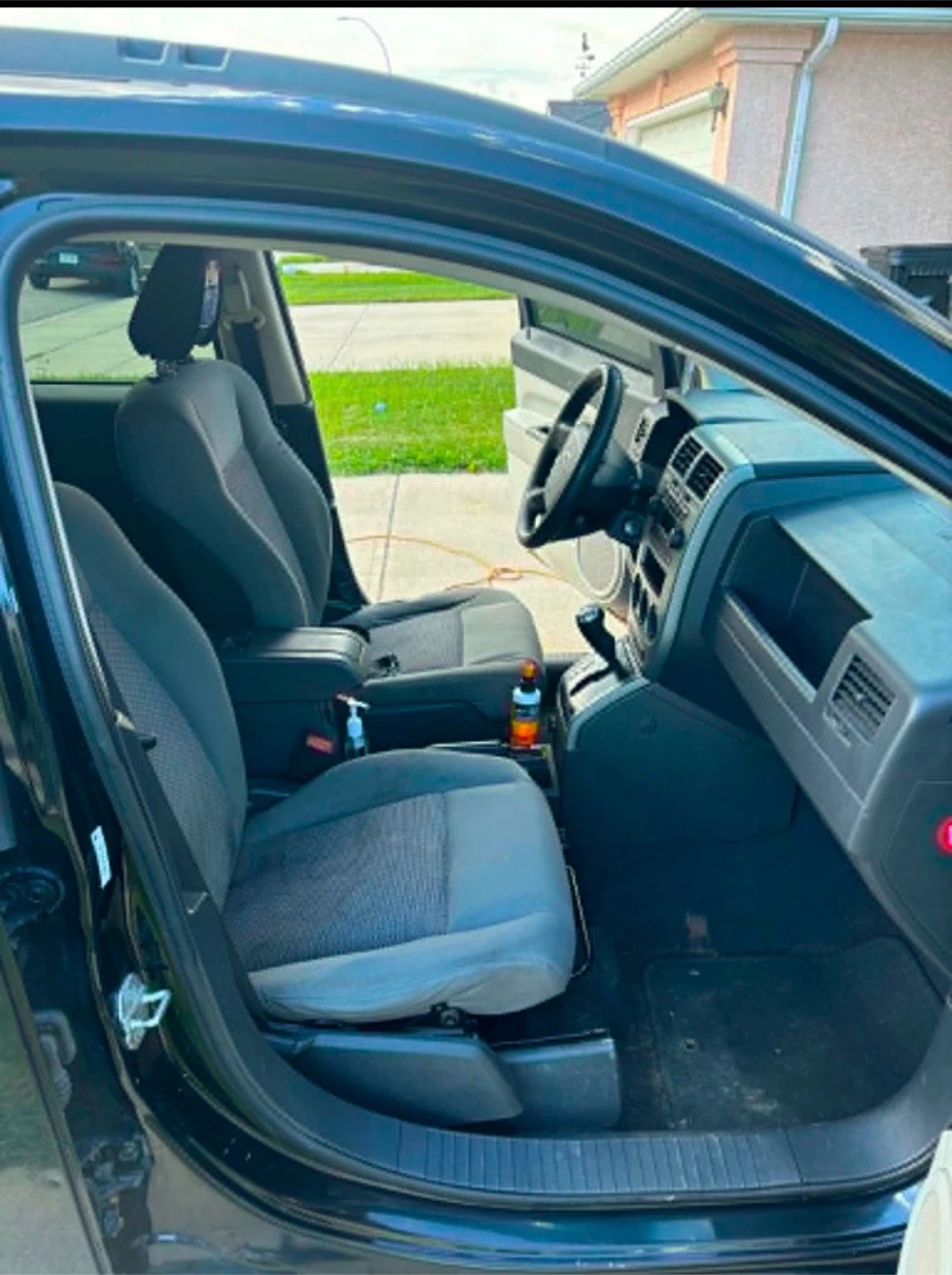 Black Jeep Compass SUV - photo 5