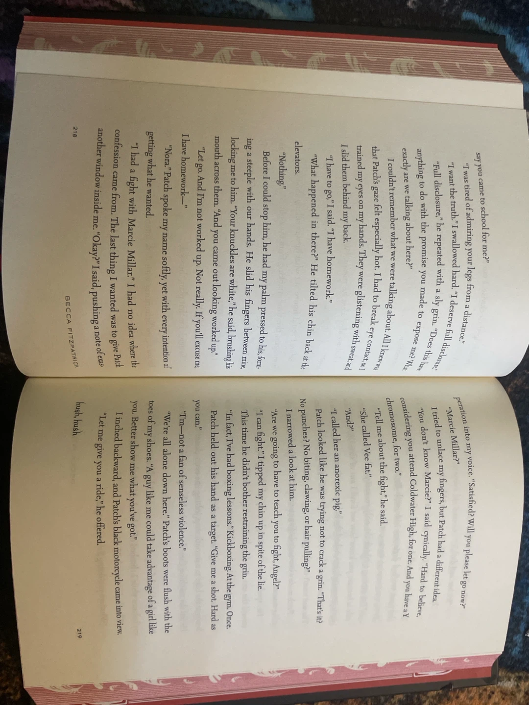 Hush, Hush Collector's Edition by Becca Fitzpatrick - photo 3