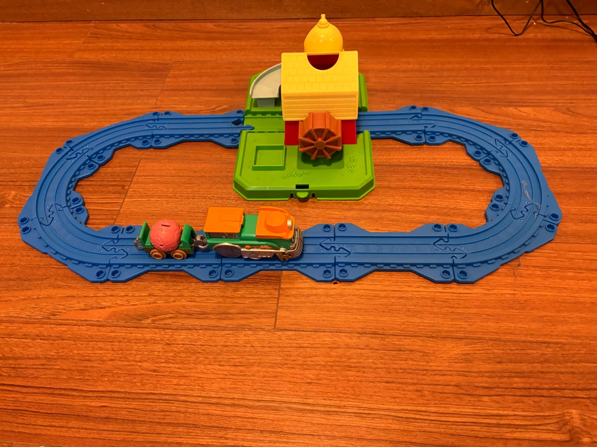 Mighty Express Farm Station Adventure Bucket Playset