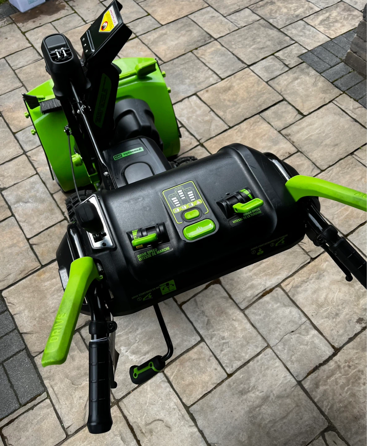 Greenworks Pro 24"Snowblower with Batteries & Charger - photo 3