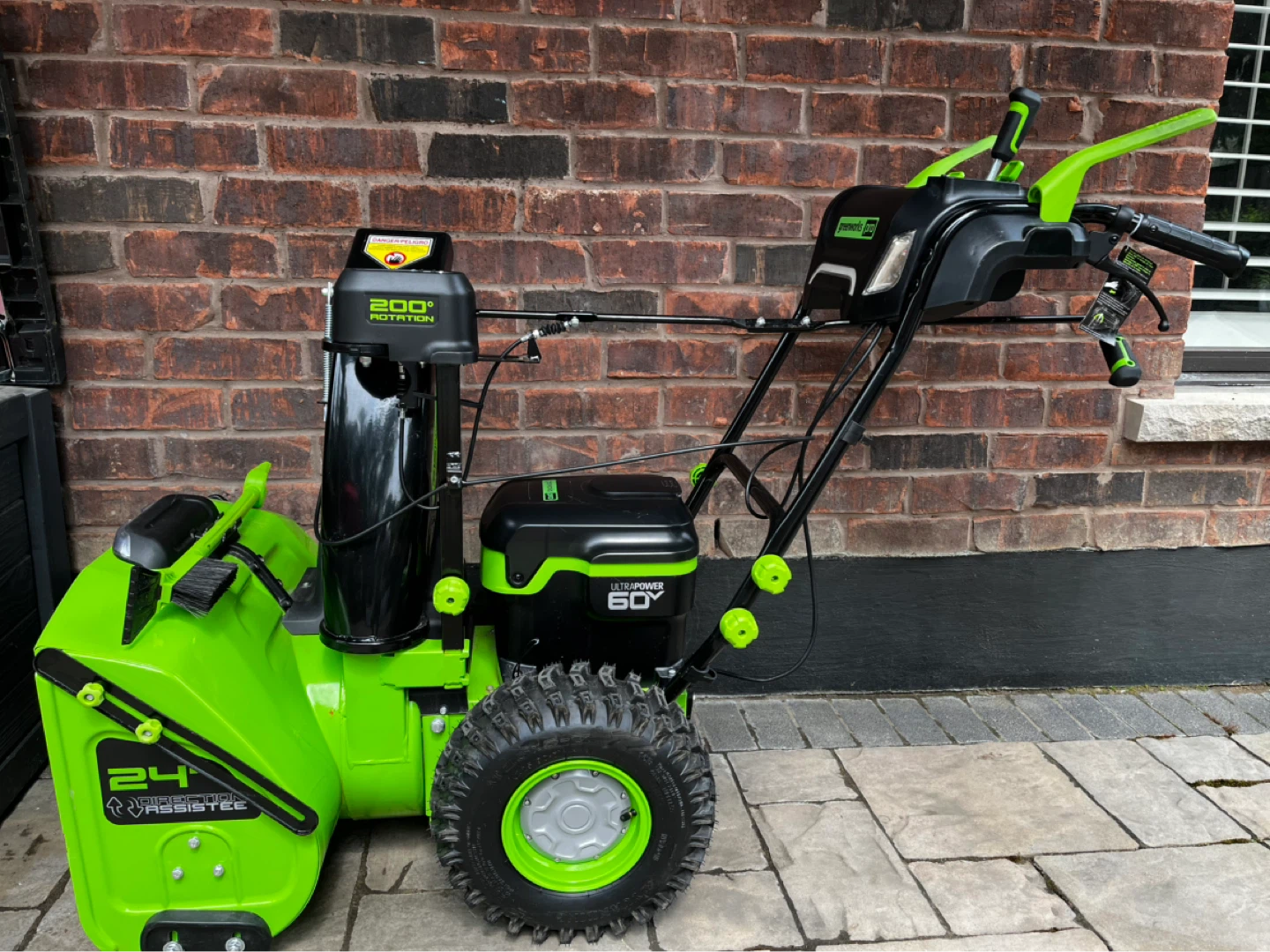 Greenworks Pro 24"Snowblower with Batteries & Charger
