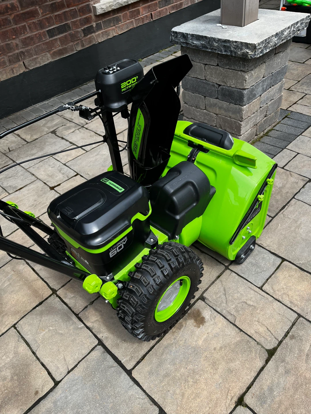 Greenworks Pro 24"Snowblower with Batteries & Charger - photo 2
