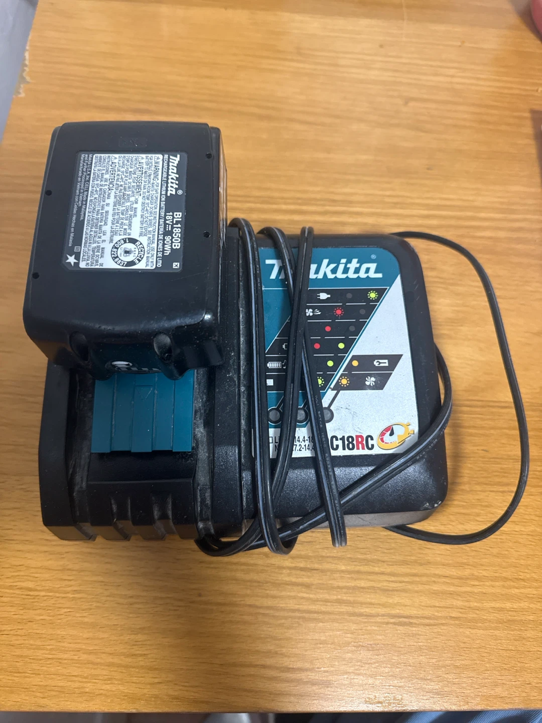Makita DC18RC Battery Charger with BL1850B Battery
