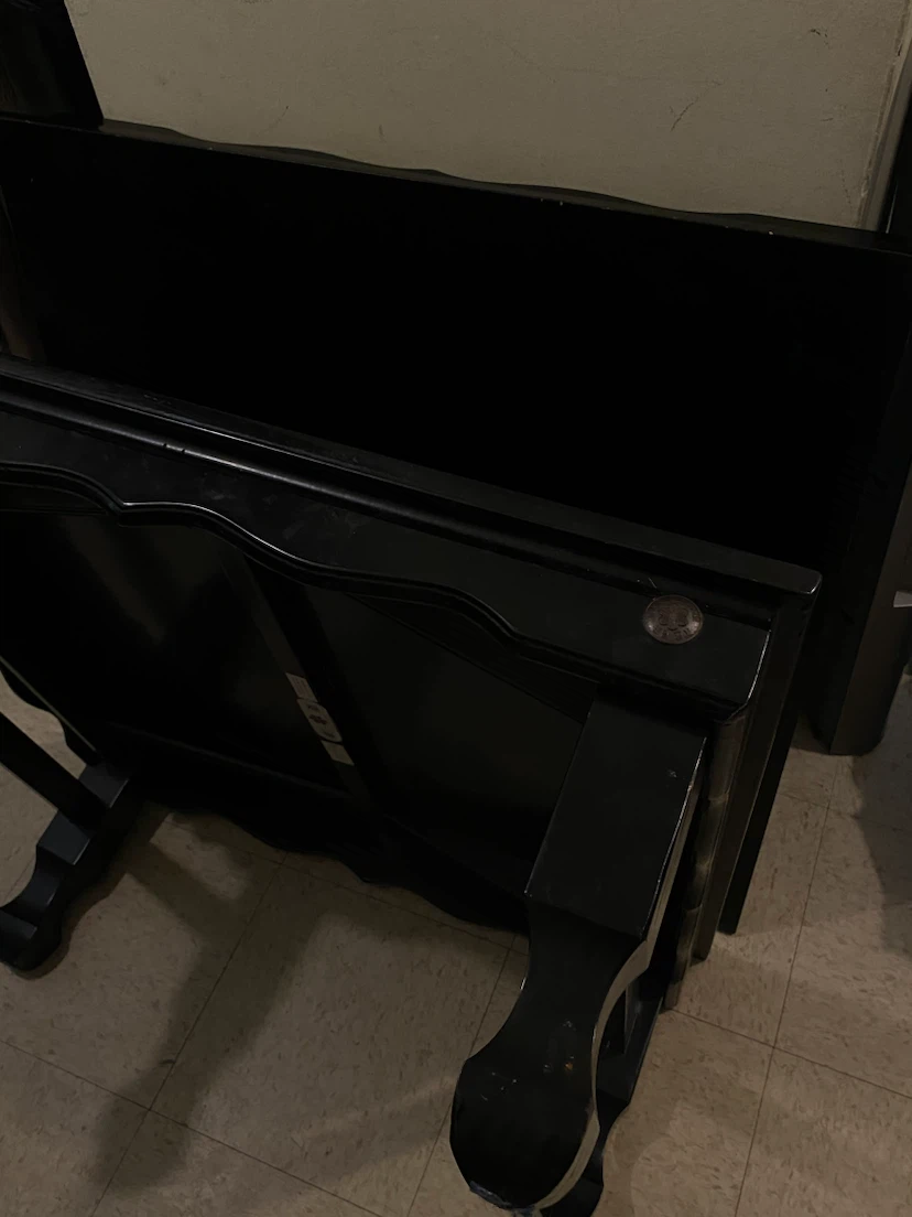 Black table - photo 2