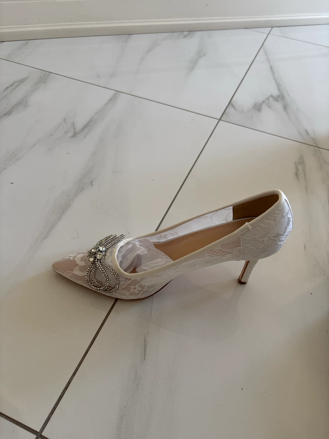 White Lace Heels - Size 7.5 - photo 2