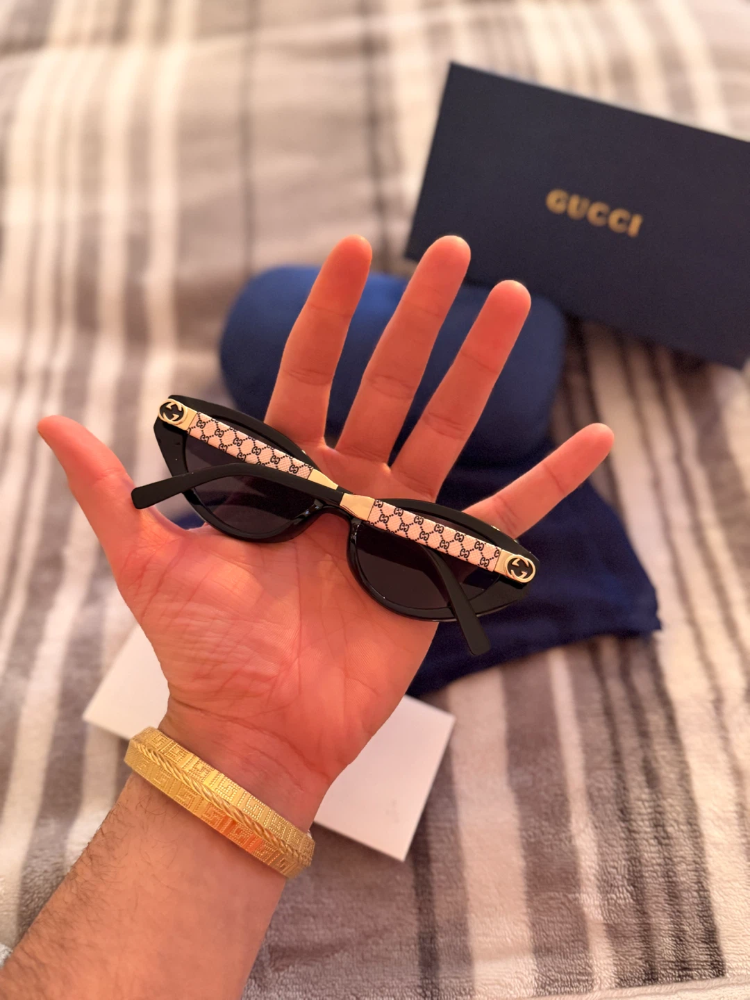 Gucci Sunglasses with GG Pattern - photo 3