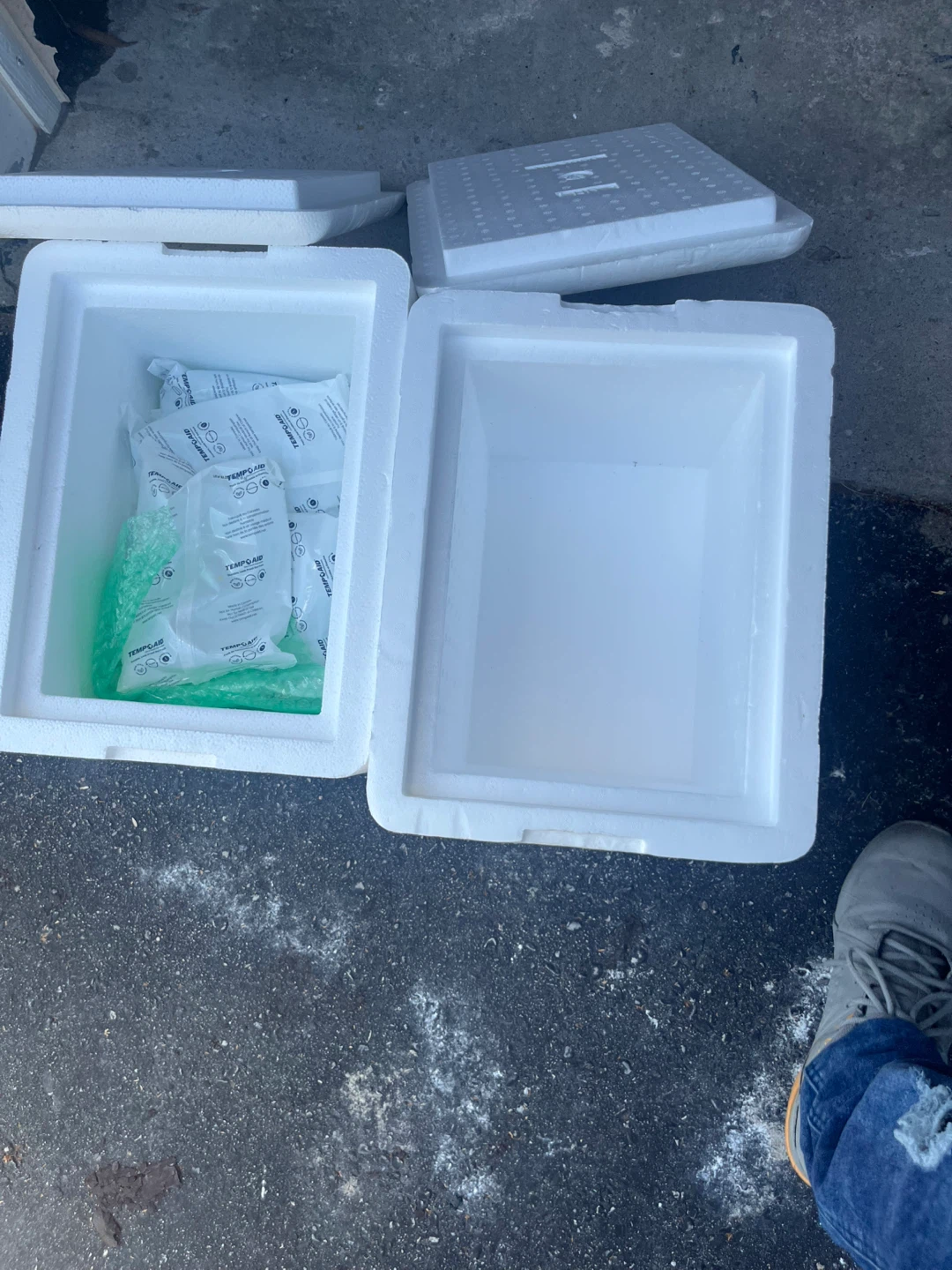 Styrofoam Coolers W Gel Ice Packs - photo 3