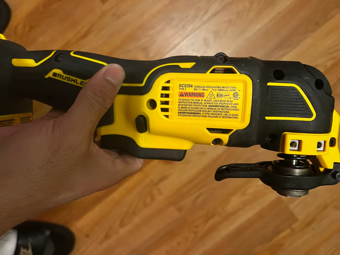 DEWALT Brushless Oscillating Multi Tool with 20V 5.0Ah Battery - photo 3