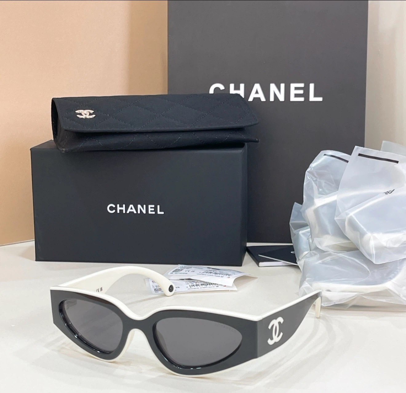 CHANEL Sunglasses