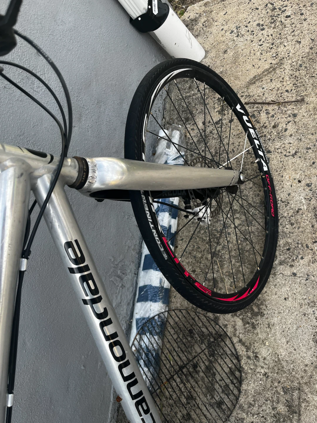 Cannondale Aluminum Road Bike - photo 2