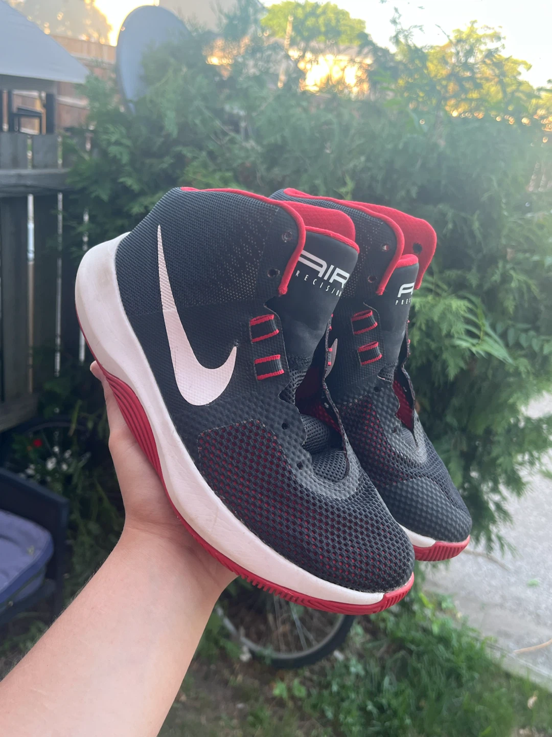 Women’s 6-6.5 Nikes