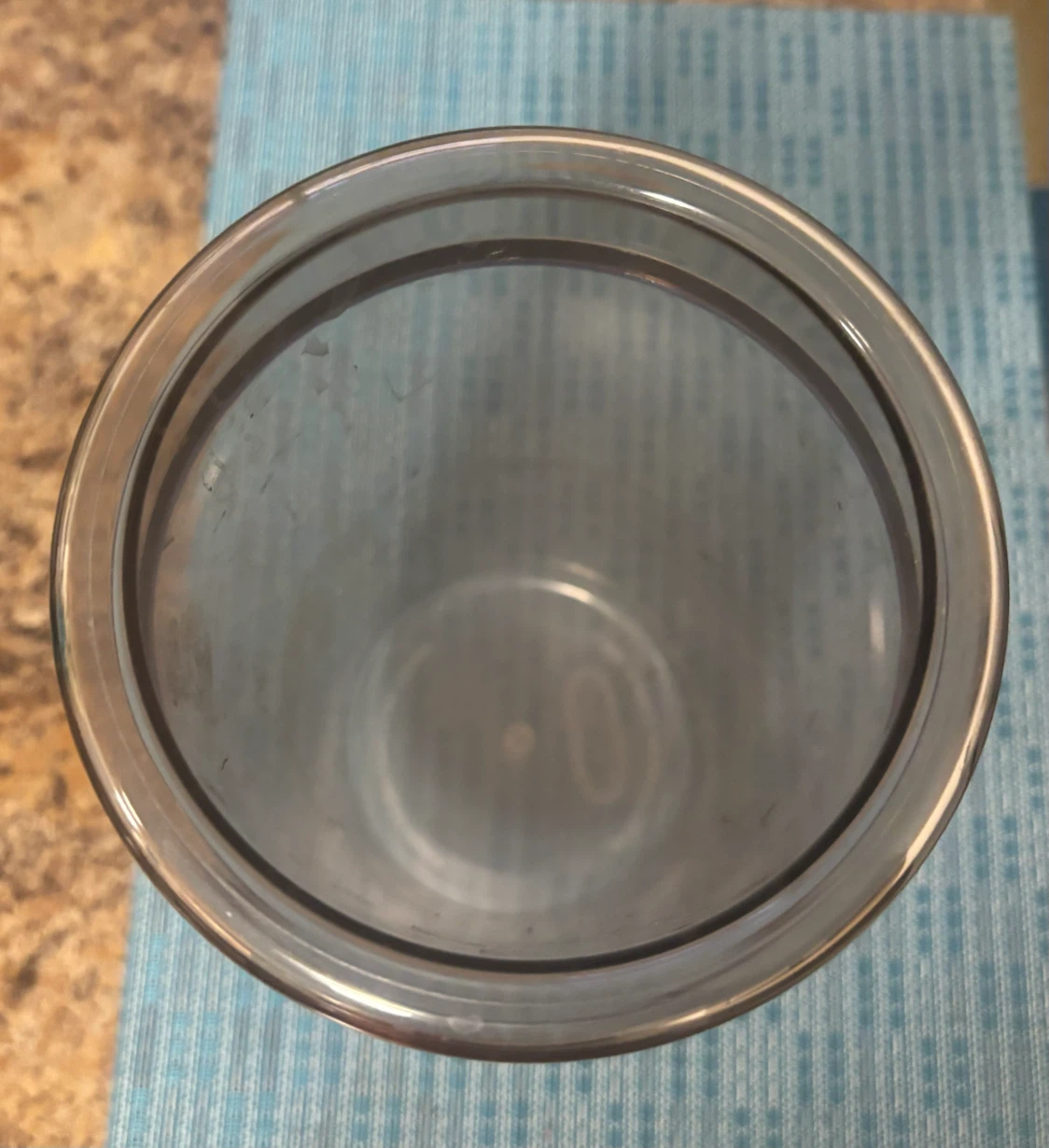 Plastic Tumbler with Gold Band Vase - photo 2