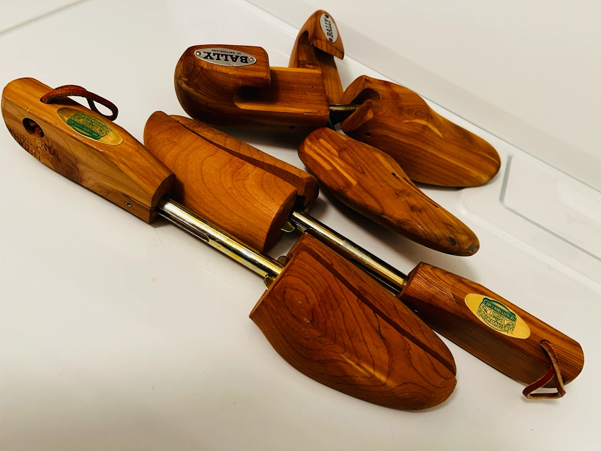4 Cedar Shoe Stretchers Shapers Trees