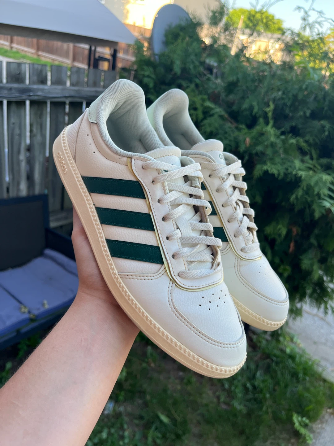 Women’s 8-8.5 adidas
