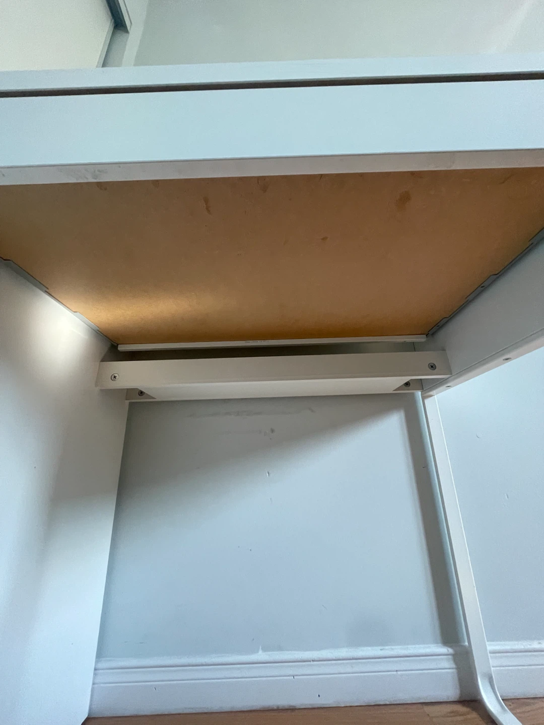 White IKEA desk - photo 5