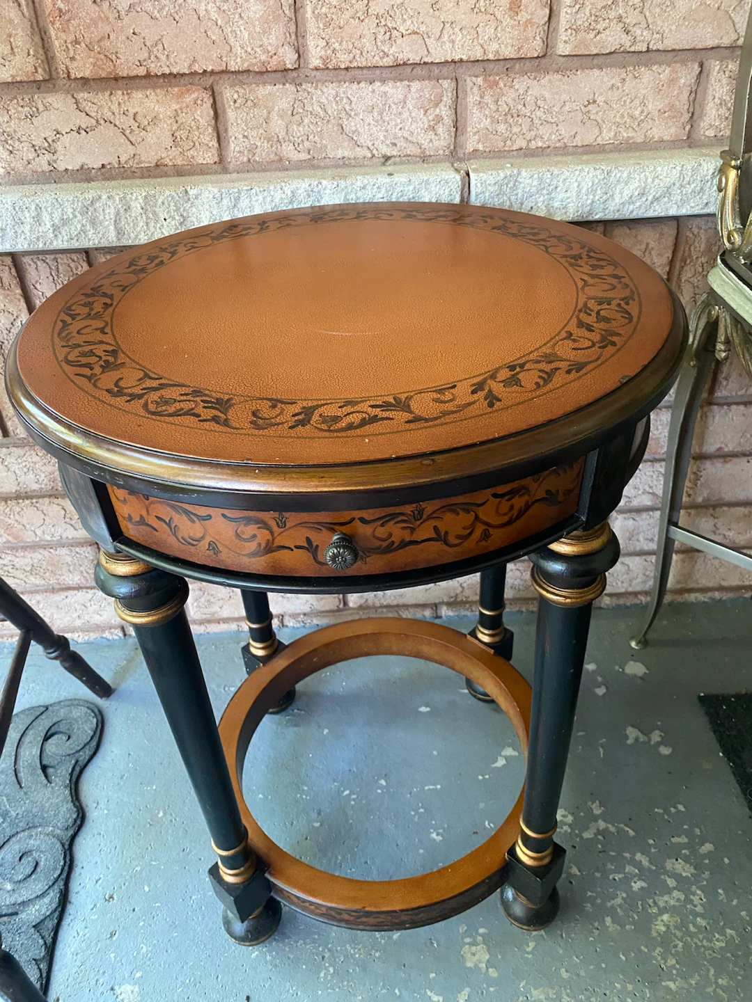 2 round tables with small drawers - photo 4