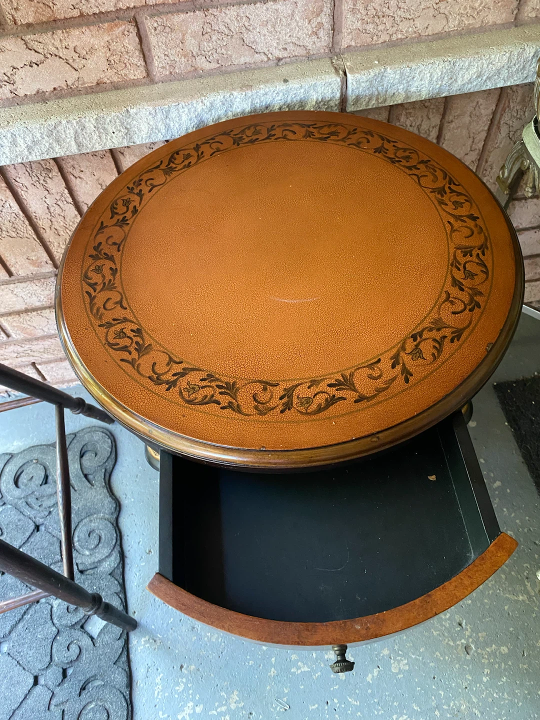2 round tables with small drawers - photo 5