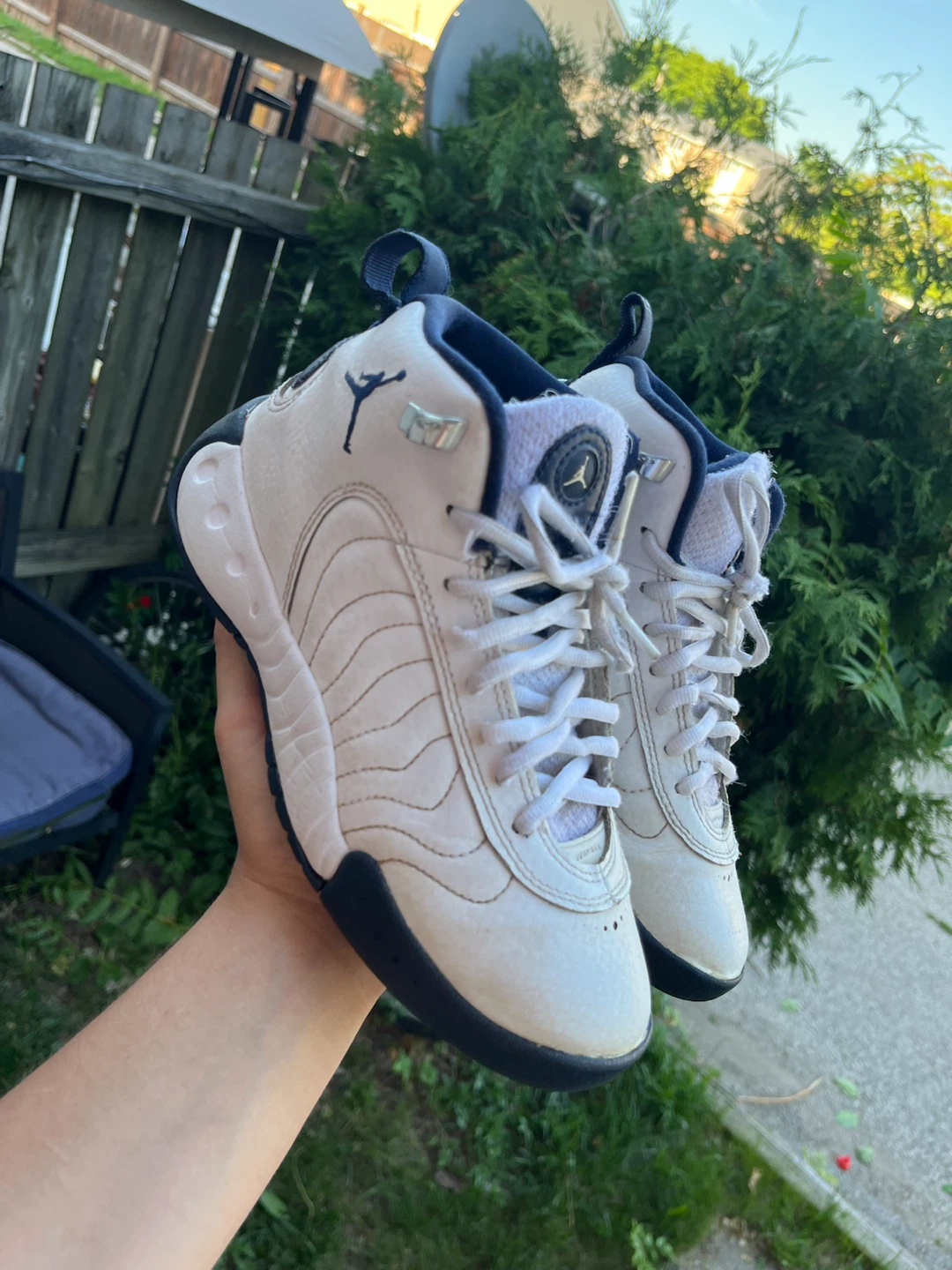 Size 4-4.5y Jordan’s