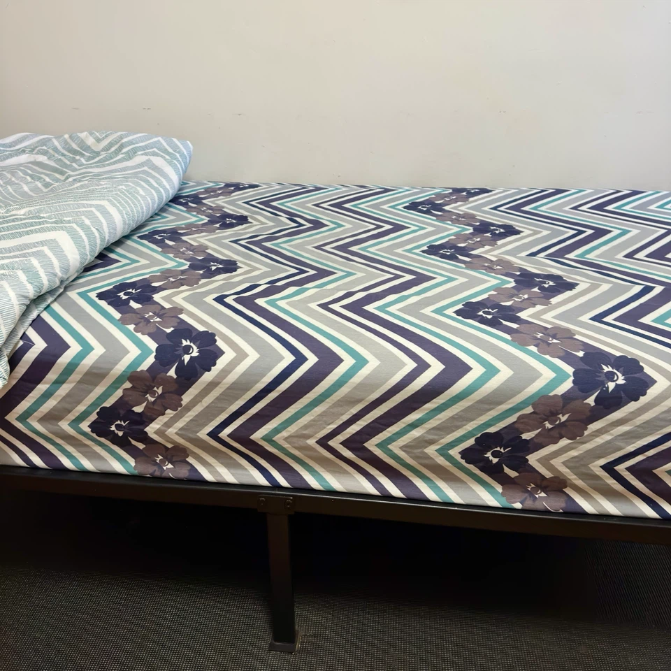 Twin Metal Bed Frame For Sale - photo 3