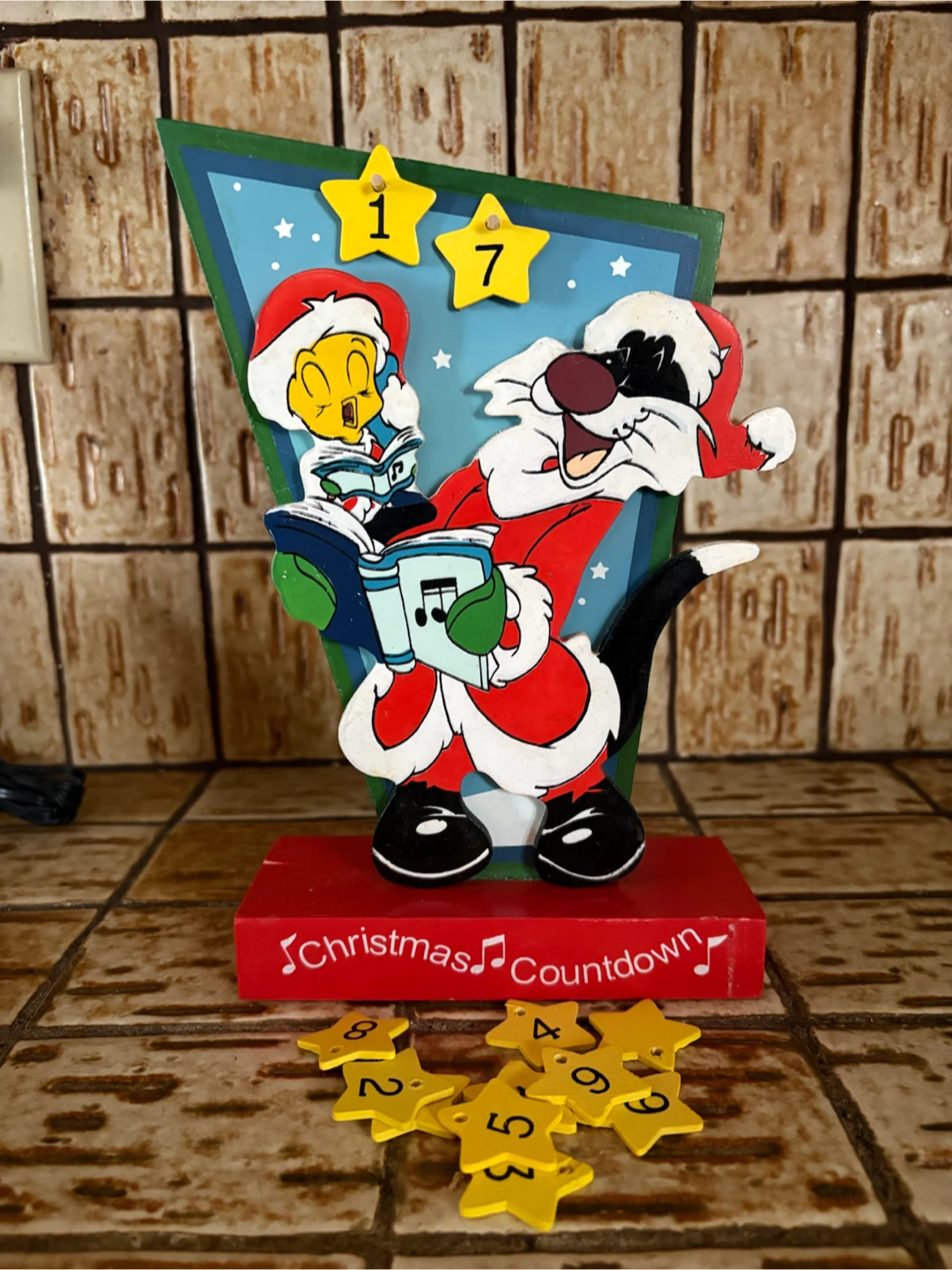 Looney Tunes Wooden Christmas Countdown Calendar - photo 2