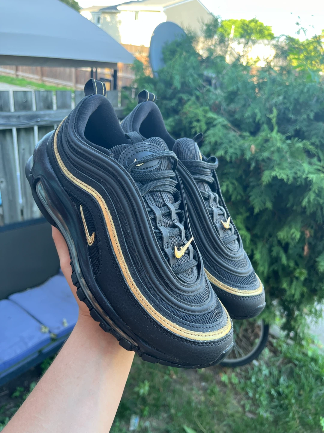 Women’s 8-8.5 airmaxs
