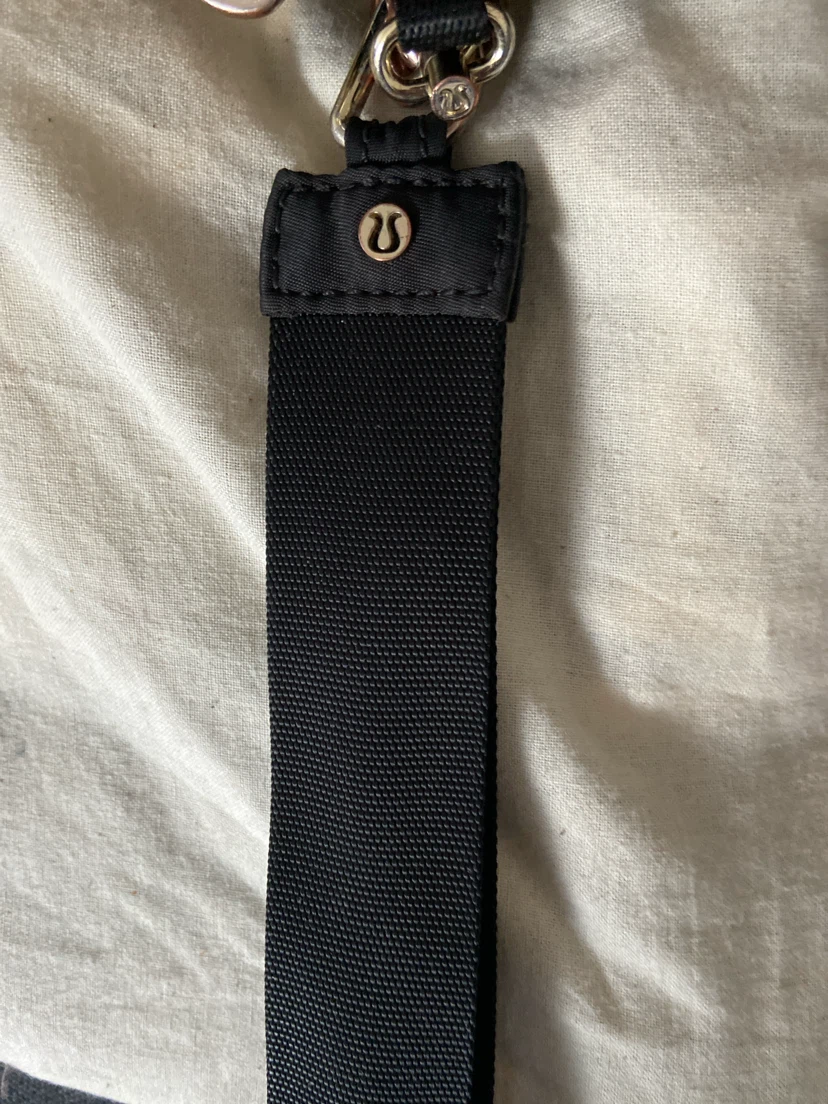 Lululemon Leopard Print Pouch with Black Strap - photo 4