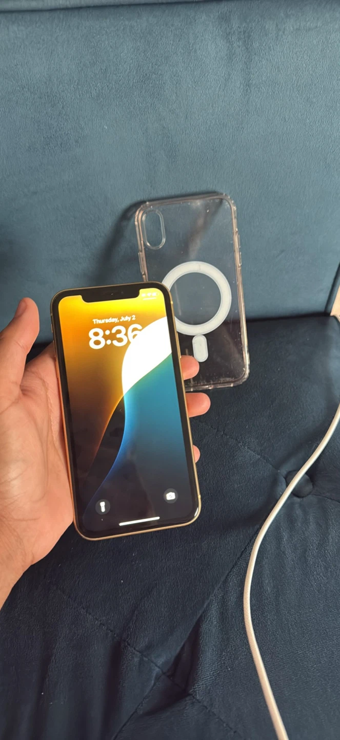 Yellow iPhone XR - photo 2