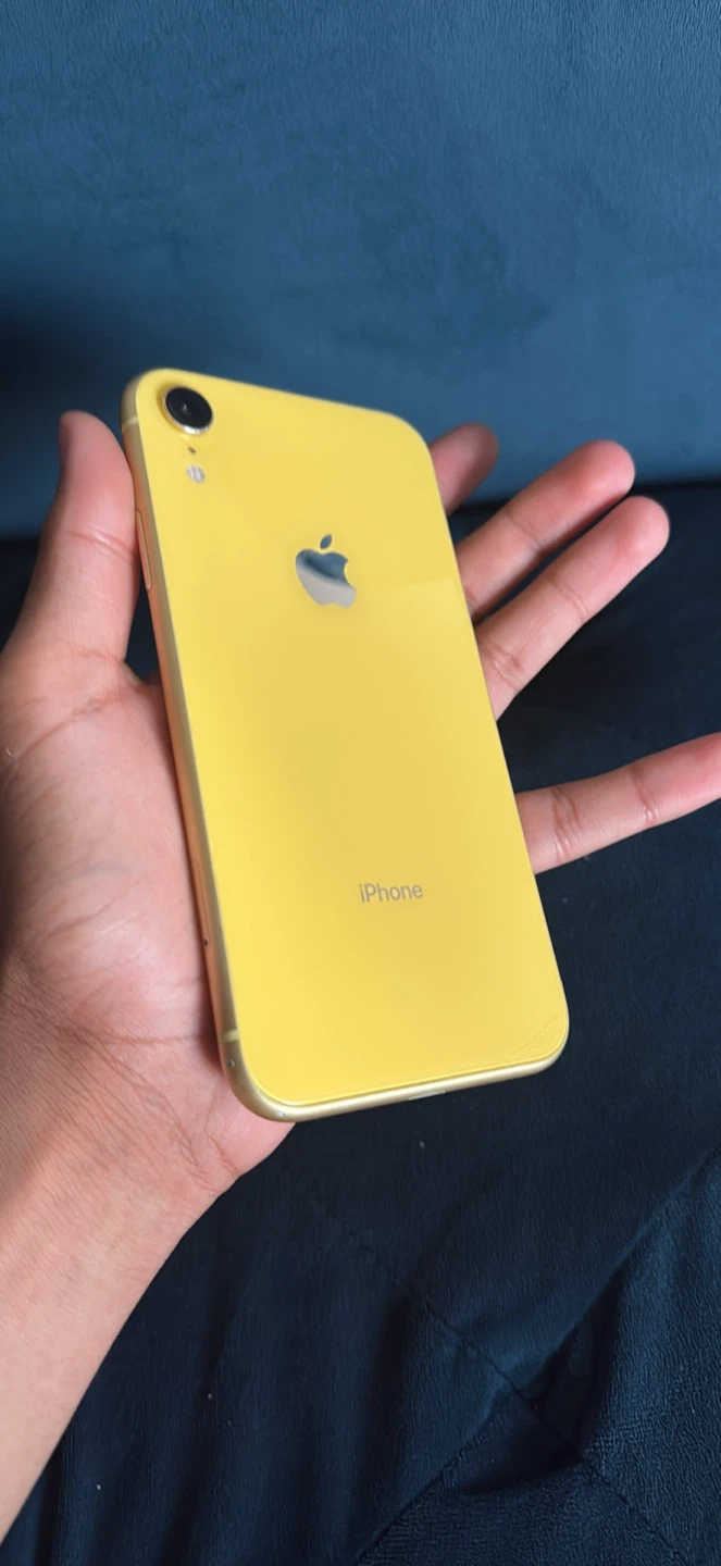 Yellow iPhone XR - photo 3