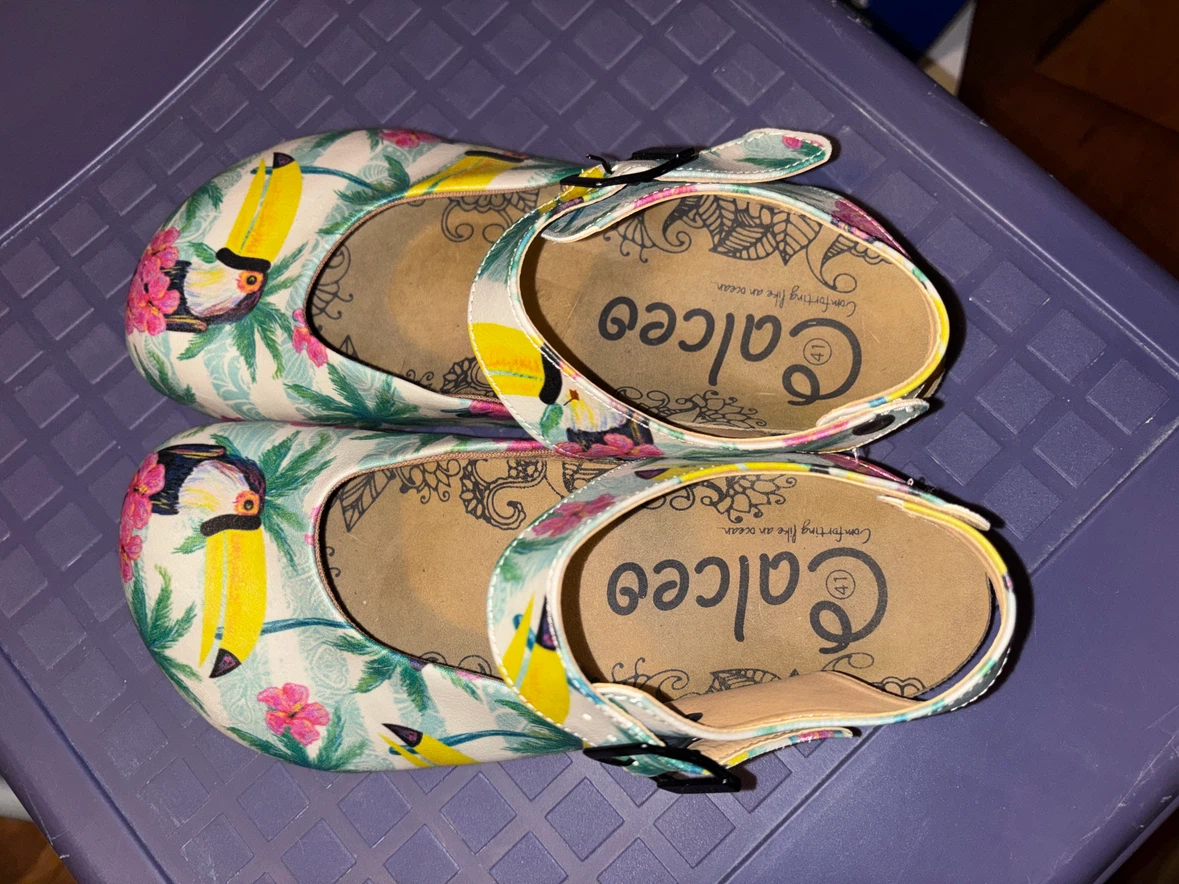 Calceo Women's Sandals Size 41 Tropical Toucan Print