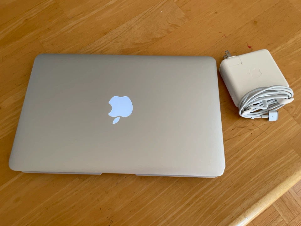 Apple MacBook Air Laptop - photo 4