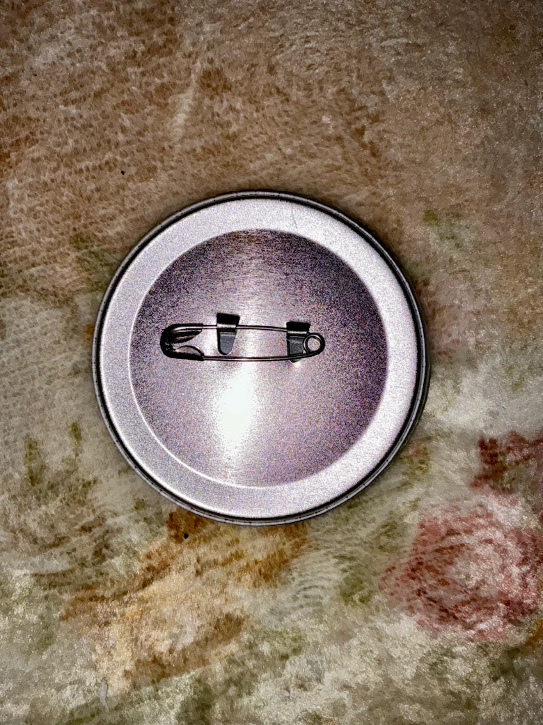 Haikyuu!! Oikawa Toru Button Pin - photo 2