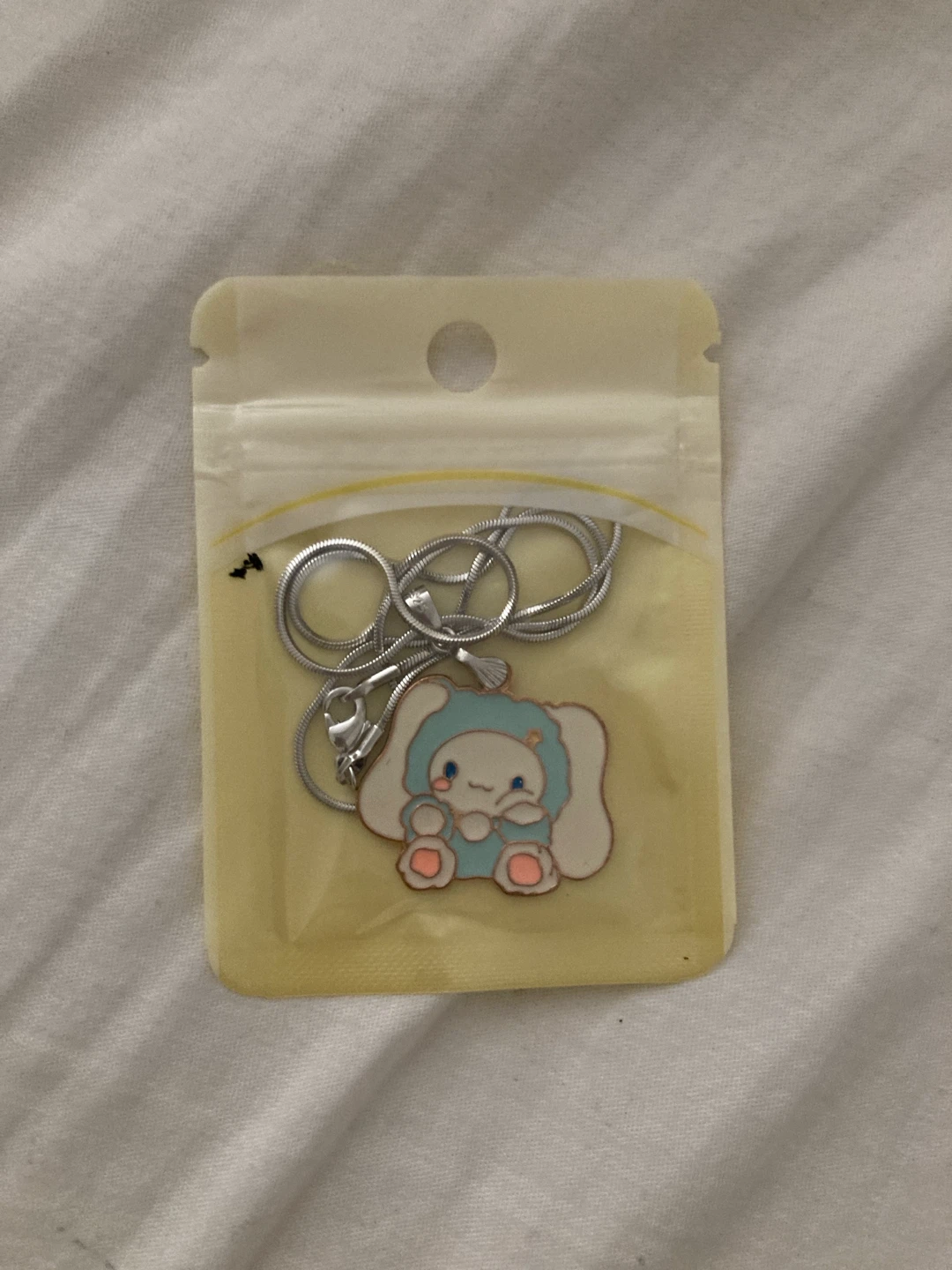 sealed sanrio cinnamoroll necklace (doesn't tarnish)