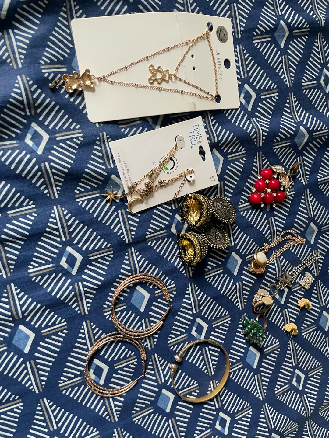 Assorted Women's Jewellery Lot - photo 2