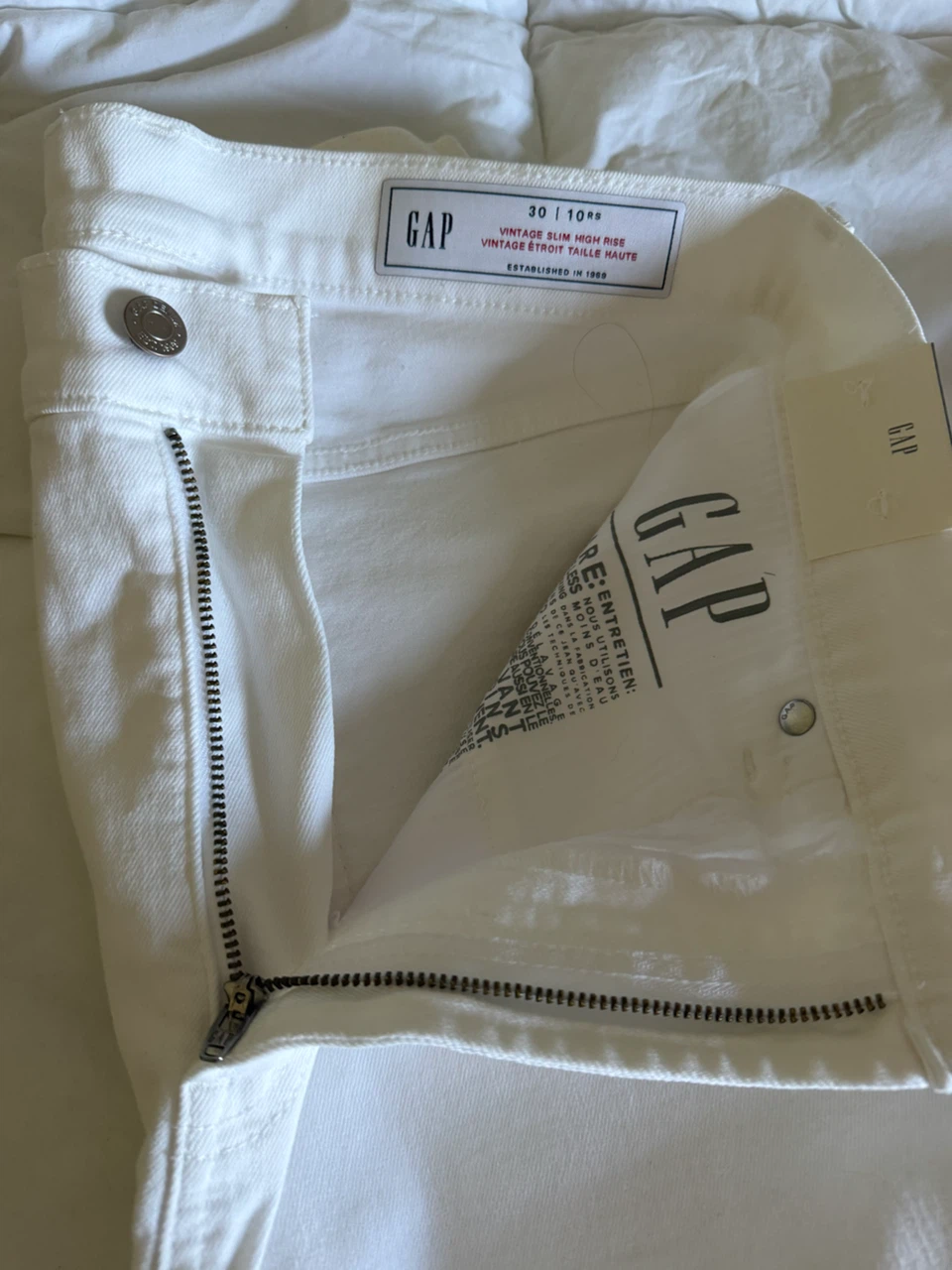 GAP Vintage Slim High Rise Jeans - White - Size 30 - photo 2