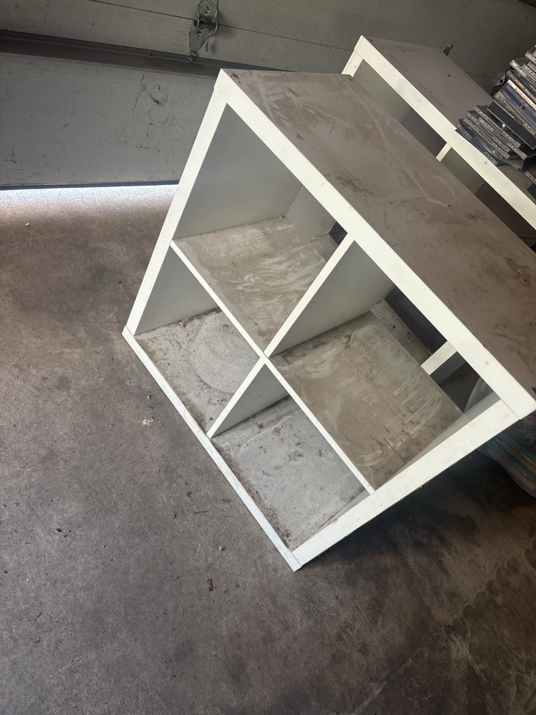 2 white cubicles. Both need cleaning