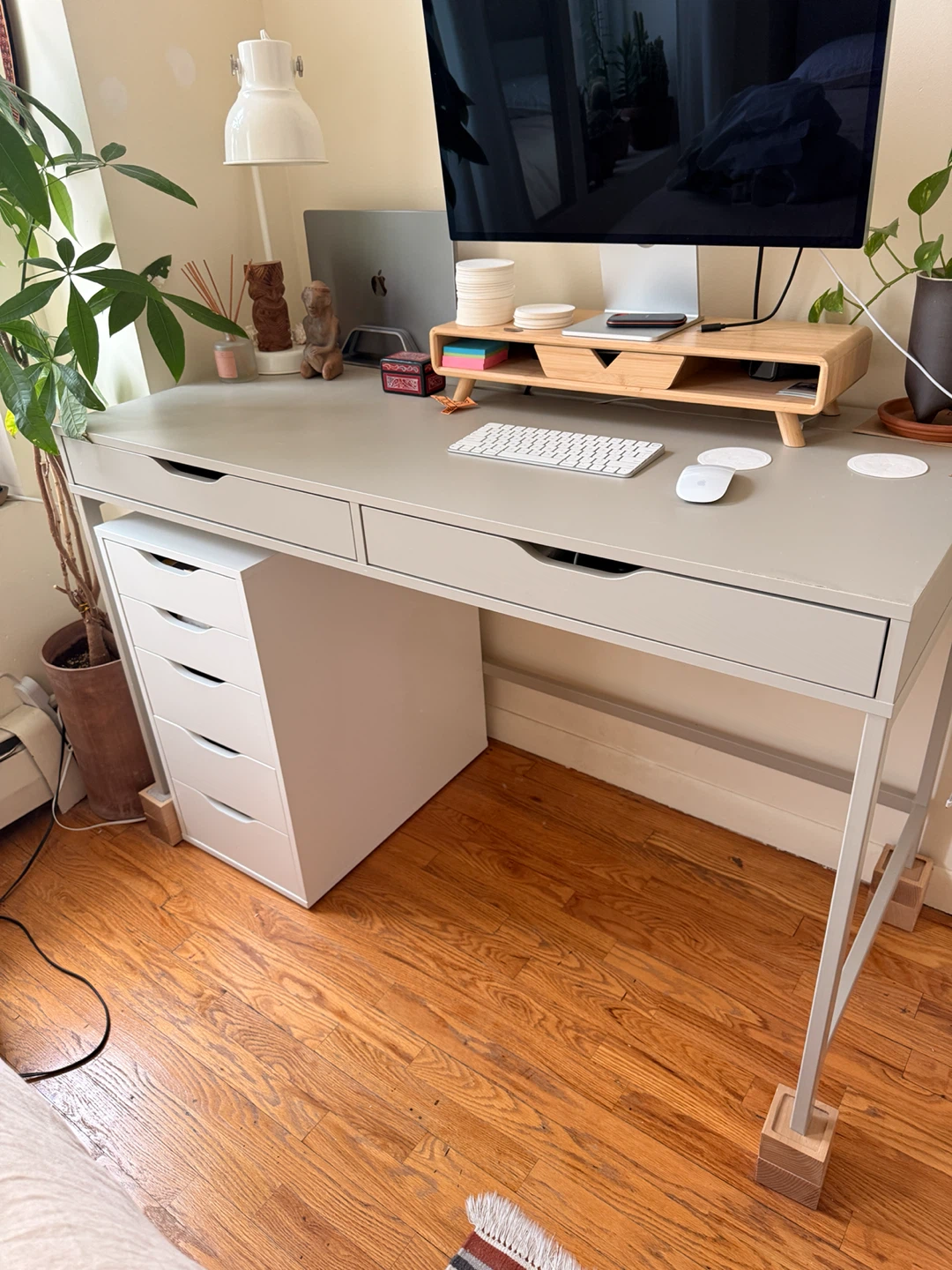 IKEA Micke Desk - photo 2