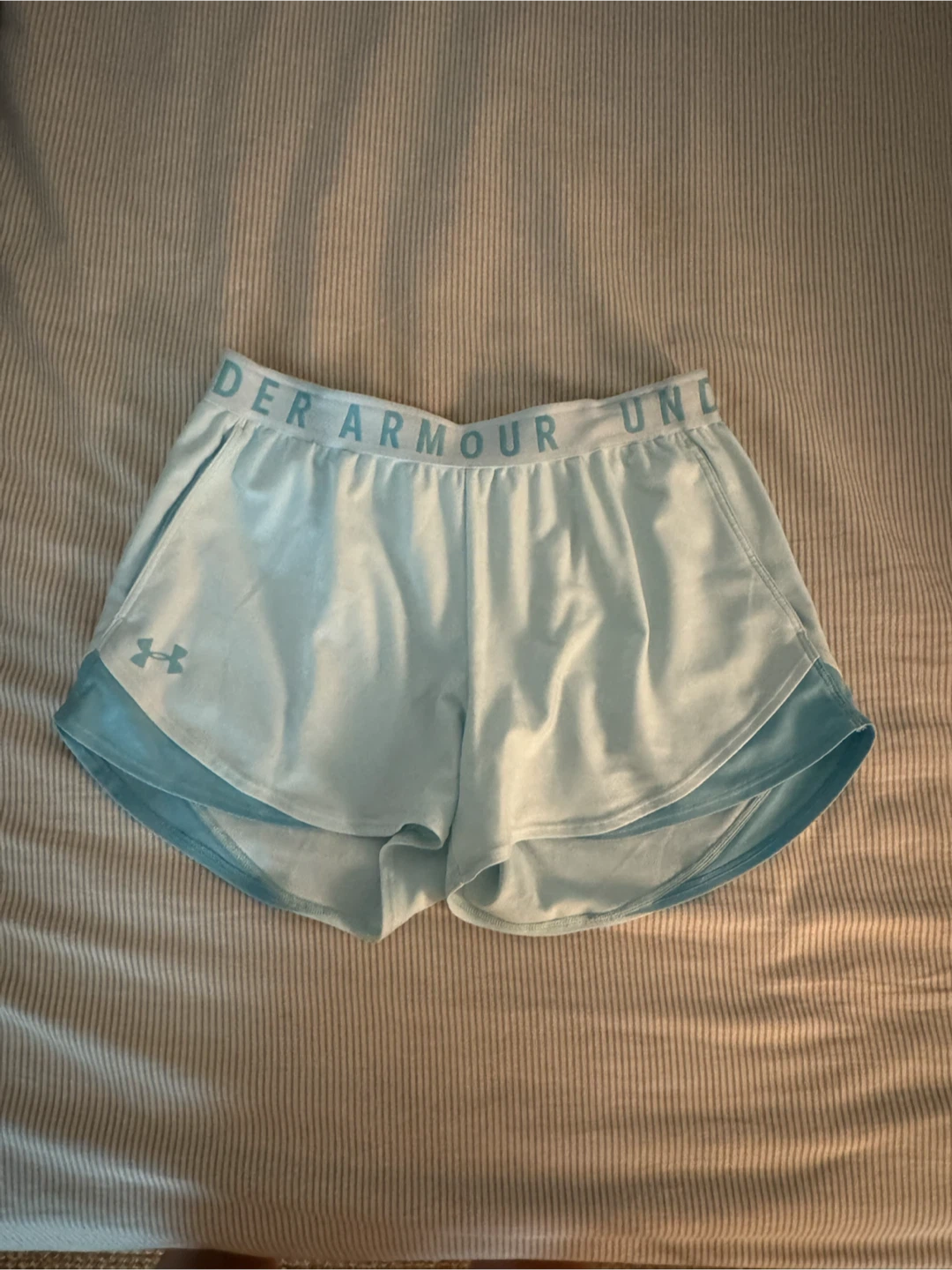 Under Armour Heatgear Shorts - Medium