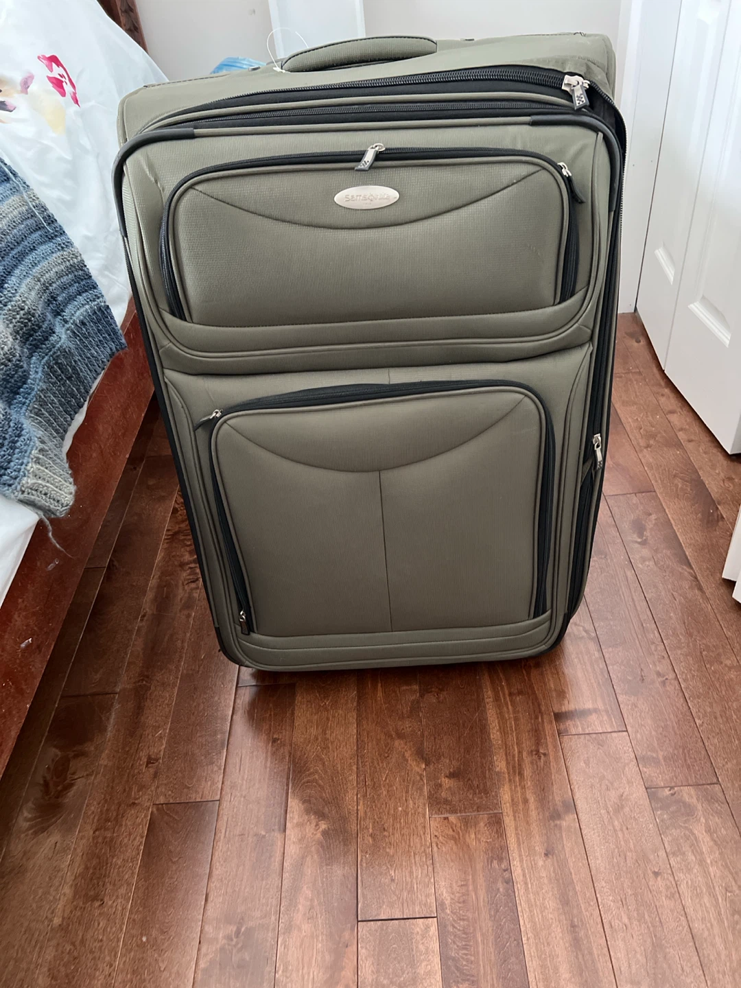 Samsonite Luggage - Large Suitcase