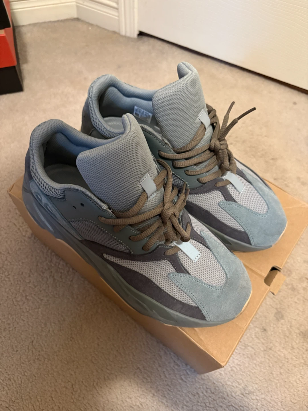 Yeezy 700 teal blue - photo 2