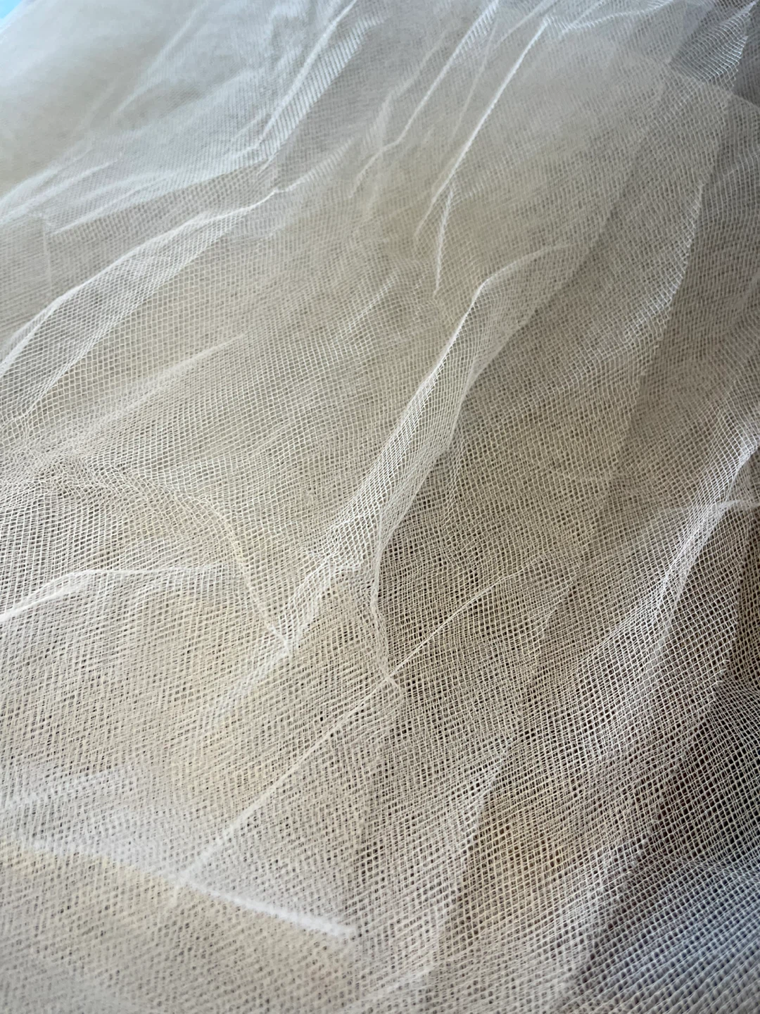 White mesh fabric free - photo 2