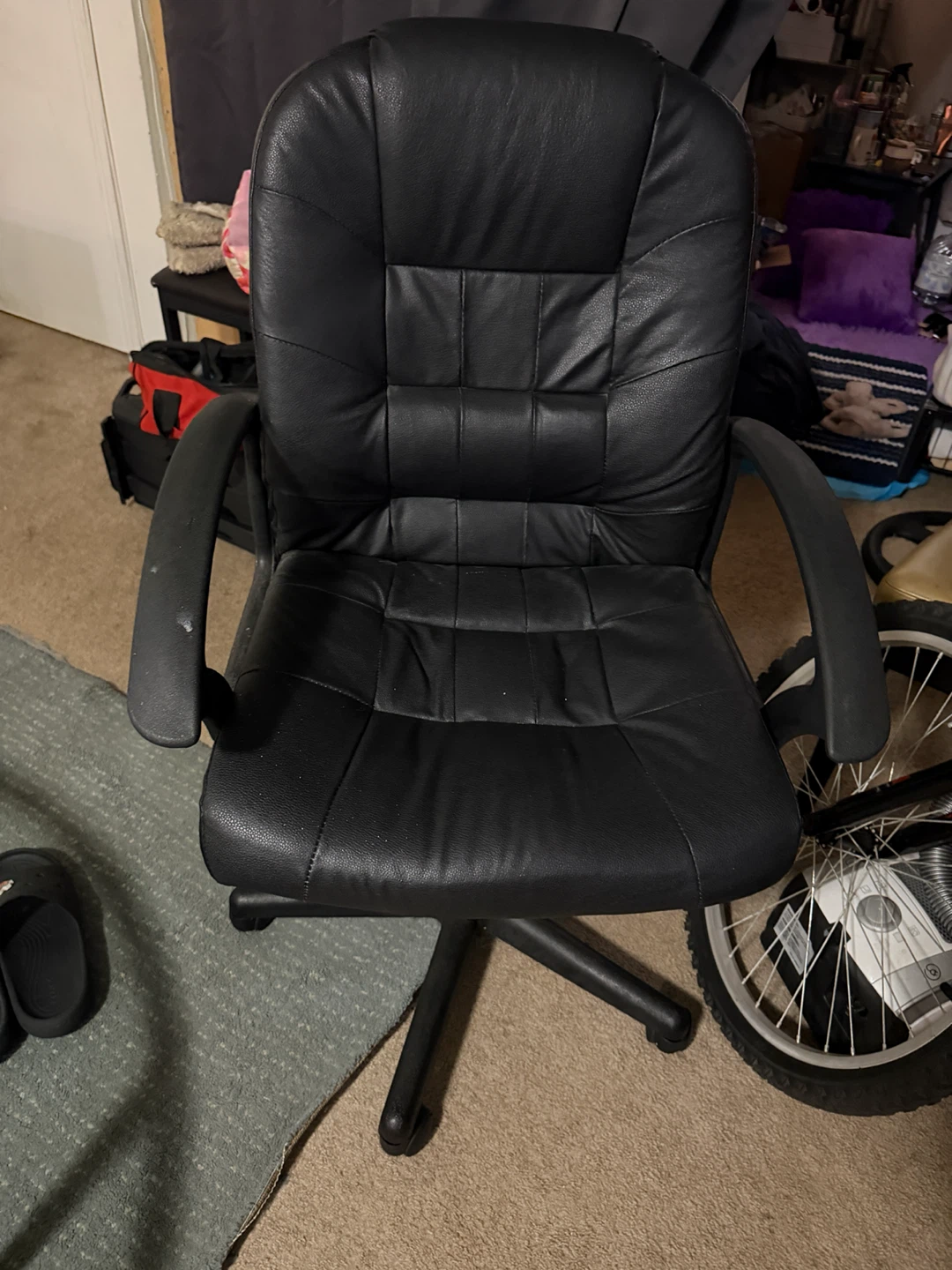 Black Office Chair / gaming chair