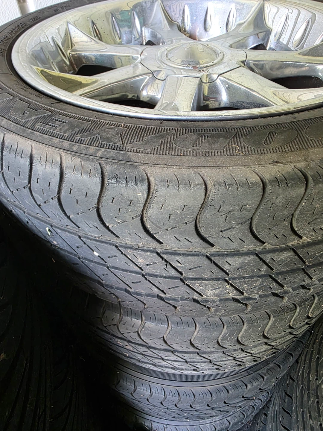 Chrome Wheels and Tires Set - photo 2