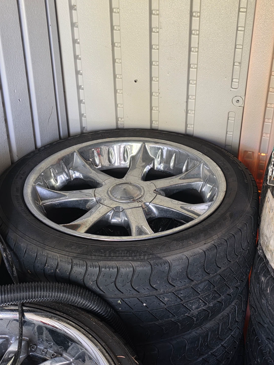 Chrome Wheels and Tires Set - photo 3