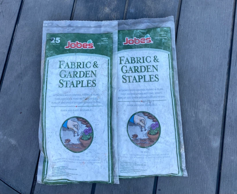 Jobes Fabric & Garden Staples - 2 Packs of 25 Staples
