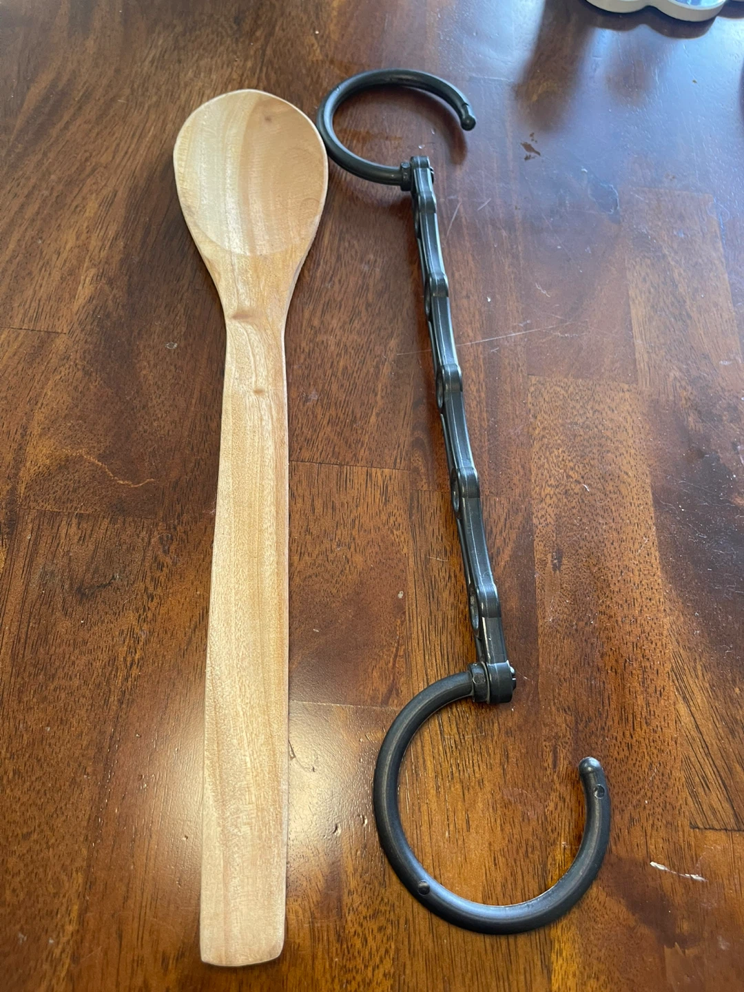 Tie/hat hanger | wooden spoon | coin machine
