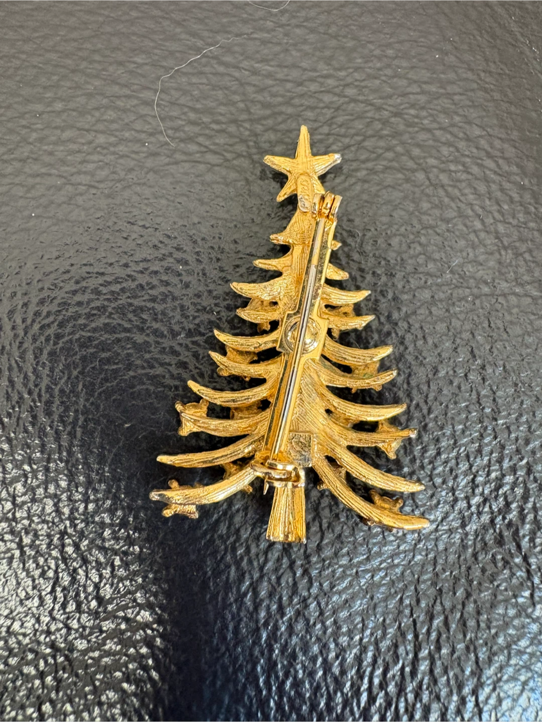 Gold tone Christmas Tree and Holly Brooch Set - photo 2