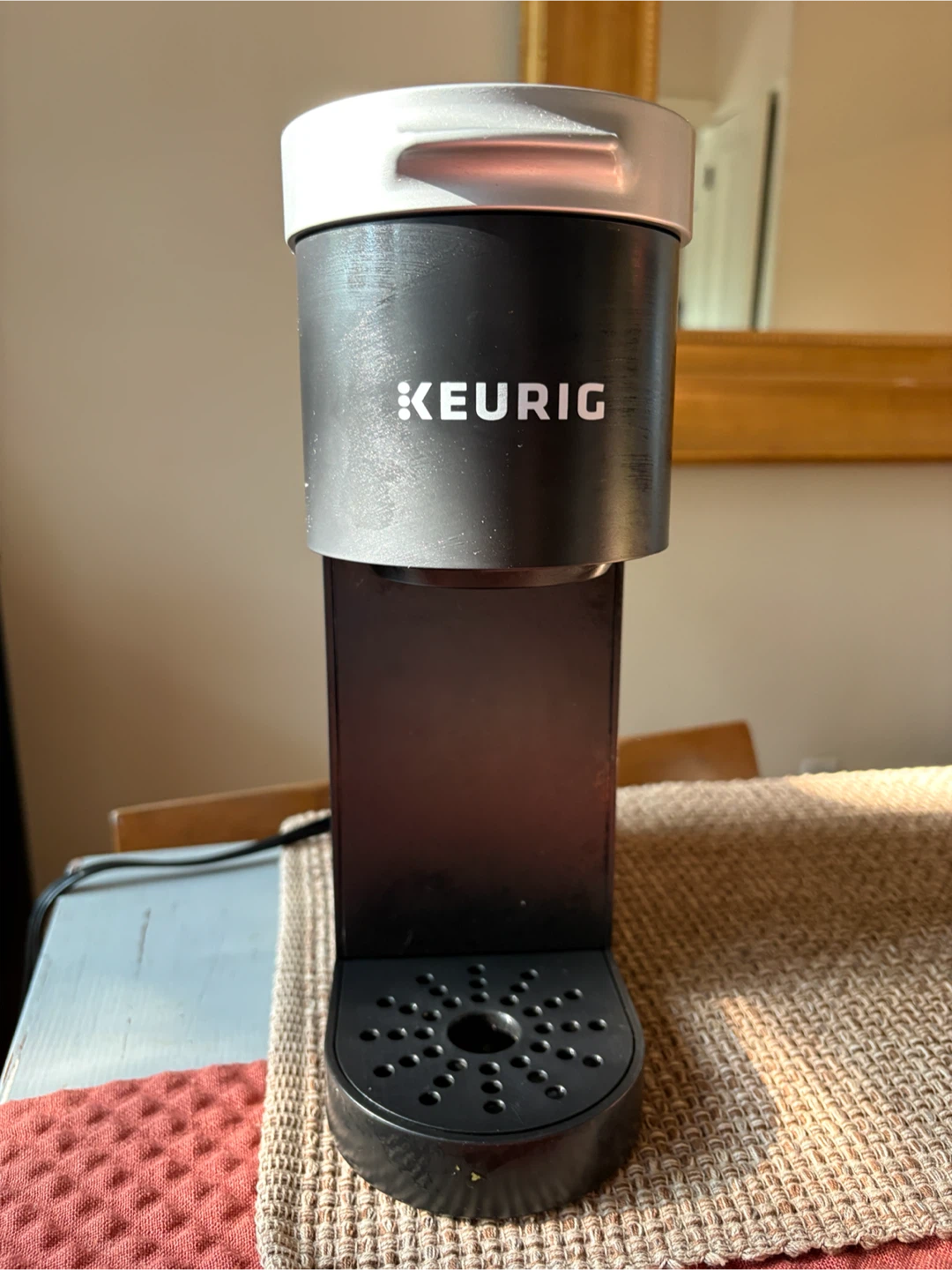 Keurig K-Cup Coffee Maker & Kirkland Summit Roast Coffee Pods