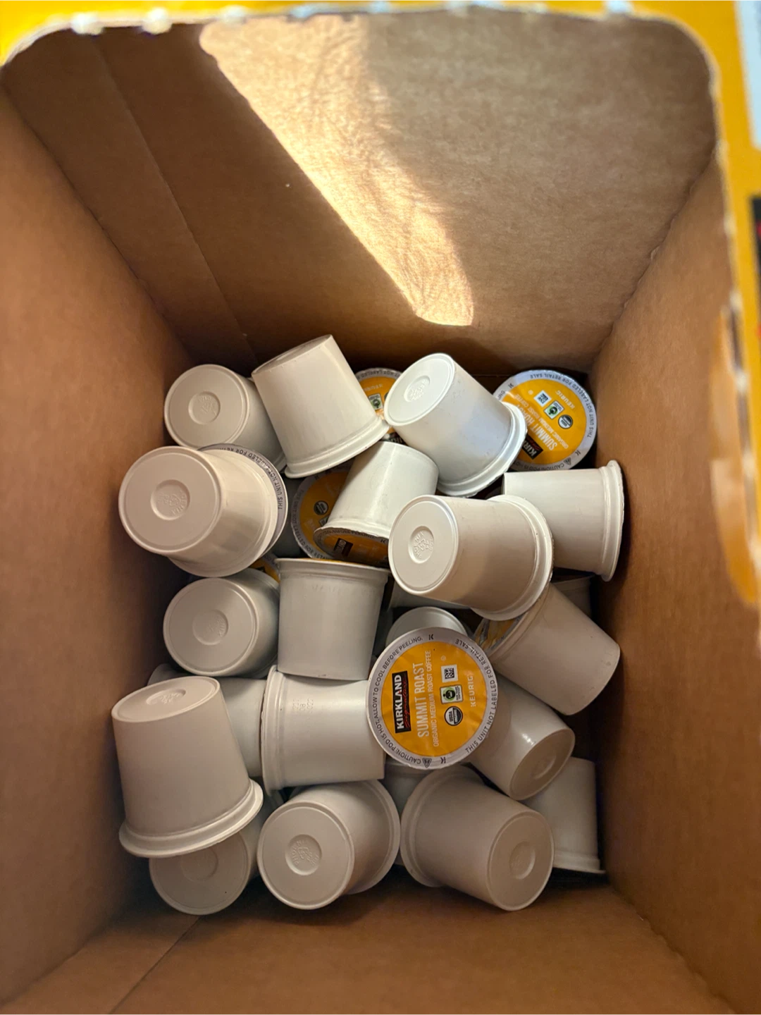 Keurig K-Cup Coffee Maker & Kirkland Summit Roast Coffee Pods - photo 3